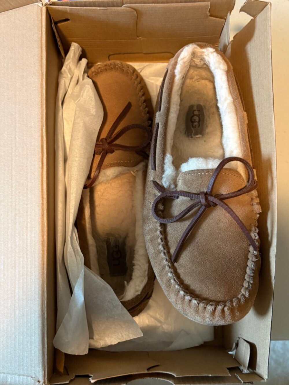 EUC Ladies Ugg Moccasin type slippers Size 7 M